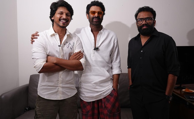 'Openings Adiripovali': Prabhas Meets Team