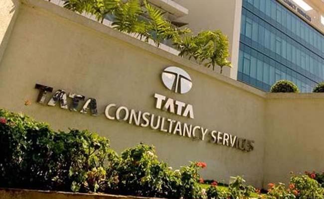 Trump Turns the Screws on H-1B, Indian IT Takes the Hit